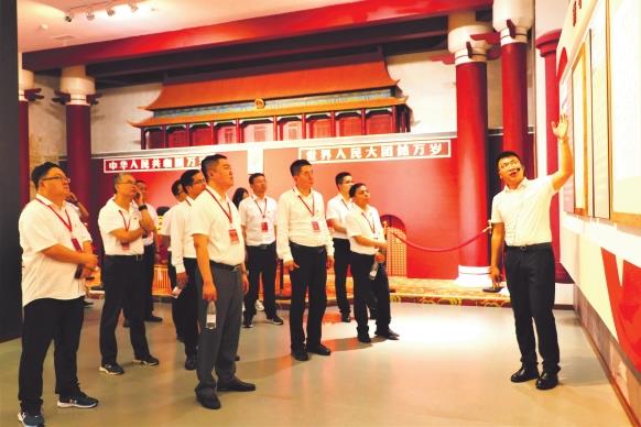 中鐵六局電務(wù)公司聯(lián)合業(yè)主和監(jiān)理單位舉行黨建聯(lián)建活動